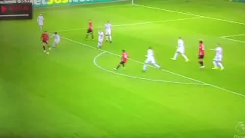 Zlatan Ibrahimovic scores wonderful goal with a strike out of the box