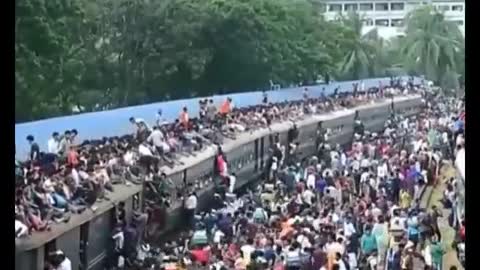 The Bangladesh court banned trains from "hanging tickets"
