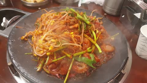 Stir-fried Octopus with Vegetables