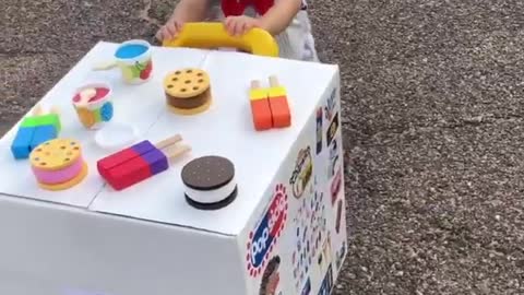 Baby boy shows off epic & adorable ice cream man costume