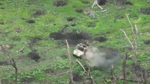 Russian soldiers attempt to storm Ukrainian positions using a Chinese electric cart