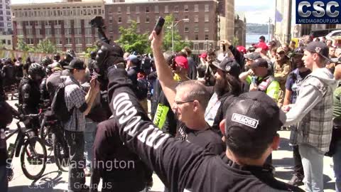 Seattle PD Separates #MarchAgainstSharia Protesters & Triggered Liberals
