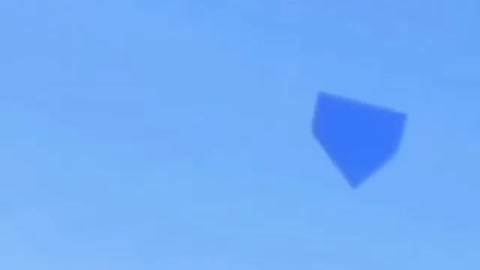 UFO Sighting. seems to be a kite