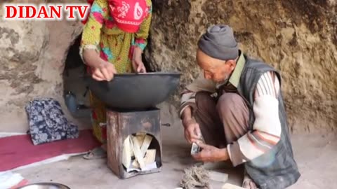 Love Story in a Cave | Old Lovers Living in a Cave Like 2000 Years Ago | Village life in Afghanistan