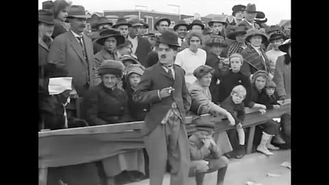 Charlie Chaplin in Kid Auto Races at Venice (1914)