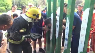 Kid Jams Head Between Bars In Too Thin Viral Challenge