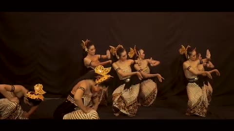 Traditional dance from Bali TARI KAPUTREN BY GOONG PRADA MANAGEMENT