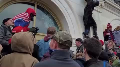 Antifa and Feds Work Together To Break Into U S Capitol On January 6