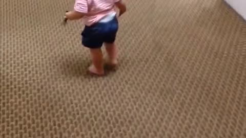 BABY RUNS INTO WALL LEARNING TO WALK 😍 🚶‍♂️🚷💗