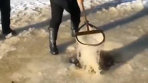 How to catch a fish in the winter 😁