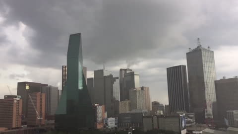 Freak storm hits Dallas downtown