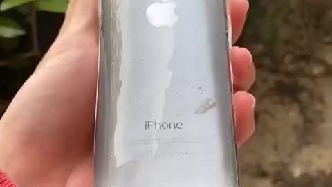 Iphone indestructable 😱😱😱😱😱😱🤣