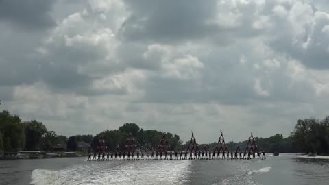 World Record Pyramid Waterskiers