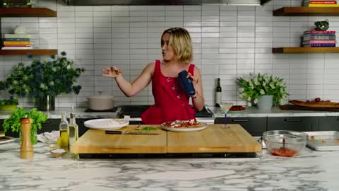 Florence Pugh Cooks Garlic Crostini | Vogue