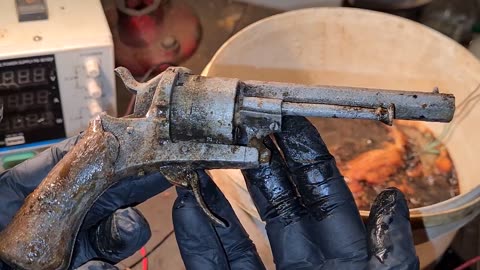 Restoration of a Franco-Prussian War revolver (found underwater)