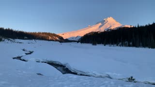 Summit, River & Sunrise – White River West Sno Park – Mount Hood – Oregon – 4K