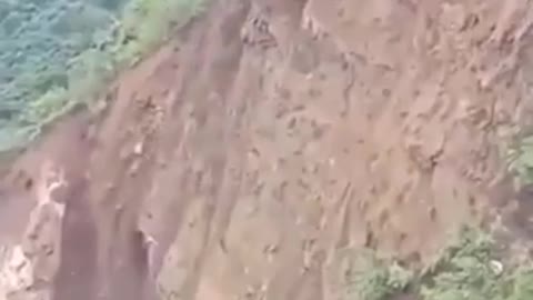 Huge Landslide happen at INDIA - Exclusive video