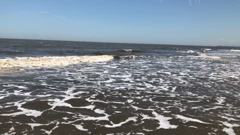 Gentle Ocean Waves on the Beach