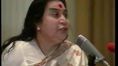 LA GRANDE DEA MADRE. La storia di Shri Mataji Nirmala Devi FILM DOCUMENTARIO questo film mostra la storia di Sahaja Yoga e della sua fondatrice Shri Mataji Nirmala Devi che letteralmente significa L'ILLUMINATA DEA MADRE IMMACOLATA morì nel 2011