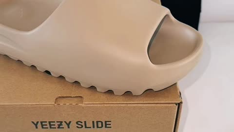 Yeezy Slide Pure 🔥