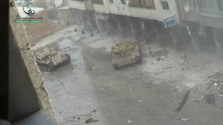 🚀🇸🇾 Syria Conflict | Syrian Army T-72s Shell Building in Daraya | Jan 16, 2013 | RCF