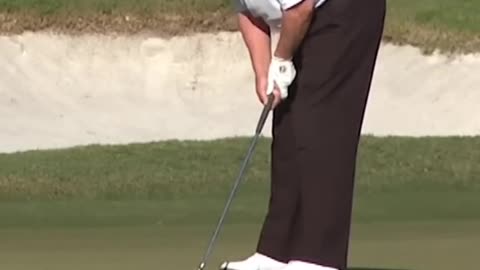 Donald trump's playing golf ⛳