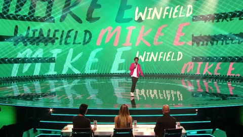 Mike E. Winfield Wins Over Simon Cowell With HILARIOUS Stand-Up