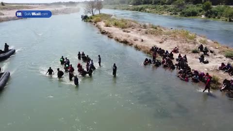 Border patrol intercepts group of migrants at Eagle Pass crossing