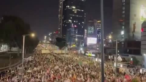 Massive protests are taking place in Israel to demand the resignation of Netanyahu.