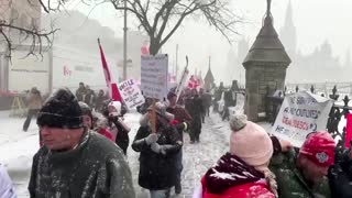 Key U.S.-Canada bridge being cleared of protesters