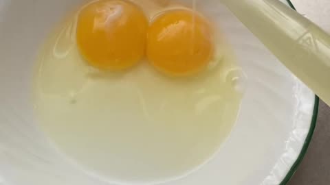 Eggs with clear gel around yolk?