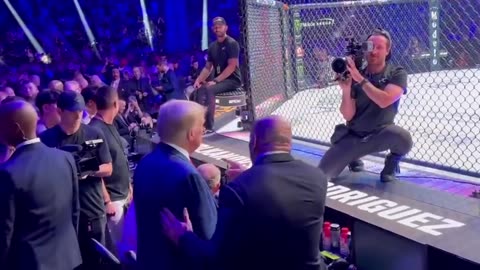 Trump gets Standing OVATION & Embraces Joe Rogan at UFC 290! Mel Gibson & Trump hold...