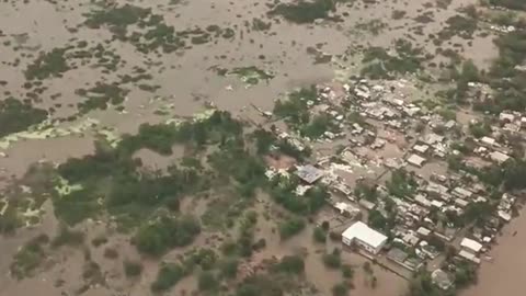 Guaíba em Porto Alegre: imagens aéreas mostram cheia histórica