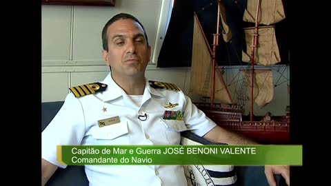 Navio brasileiro Almirante Maximiano regressa da Antártica