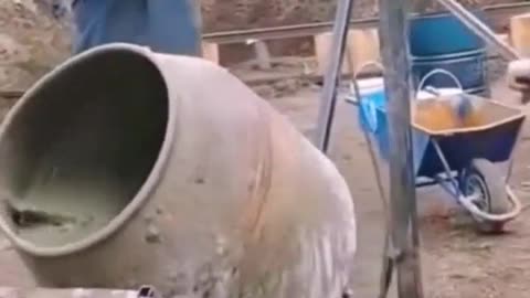 Manual concrete mixer