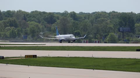 United Airlines Express Jet ERJ 175 departing St. Louis Lambert International Airport
