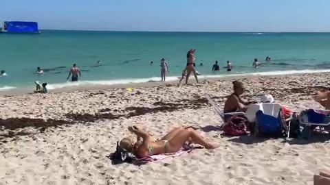 Amazing beach walk video//girl enjoy walk beach #beach