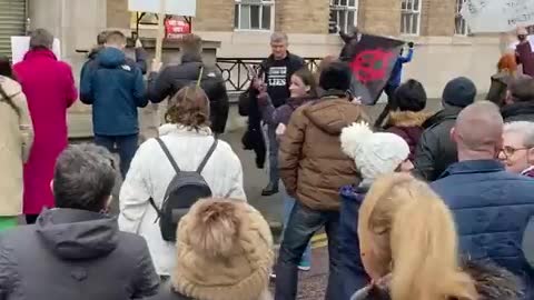 Anti Coronavirus tyranny protesters outside the BBC in Belfast today 👏🏻
