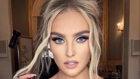 Little Mix’s #PerrieEdwards looks incredible in a bikini as she cradles baby Axel on luxury holiday