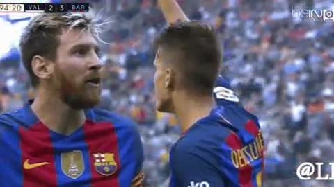 Messi fights with Valencia fans at the end of the match...