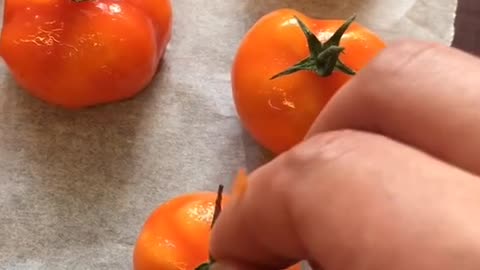 Mozzarella di Bufala con una gelatina di pomodoro