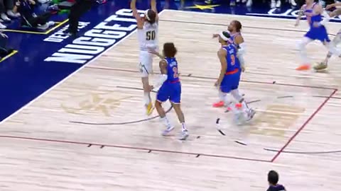 Spins Magic! Knicks' [Aaron Gordon] Scores Acrobatic Layup (vs. Nuggets)