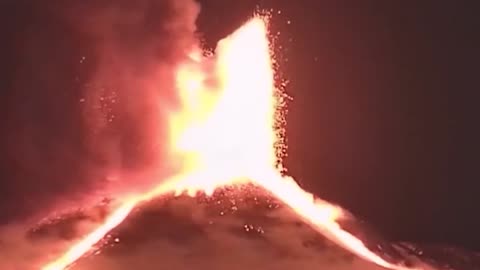 Italy now! The most active volcano in the world erupts again. Etna eruption, Sicily
