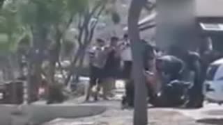 ΒΙΑΙΗ σύλληψη για… ηλιοθεραπεία μετά από «ρουφιανιά»! Τραγικές εικόνες στην Κύπρο (ΒΙΝΤΕΟ)