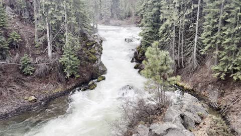 Arriving at the PRIMARY Benham Falls Viewpoint Area – Deschutes River – 4K