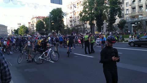 Cyclists blocked the road in Kiev