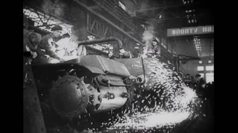 snapshots_of_soviet_t34_and_kv1_tanks_on_the-assembly line