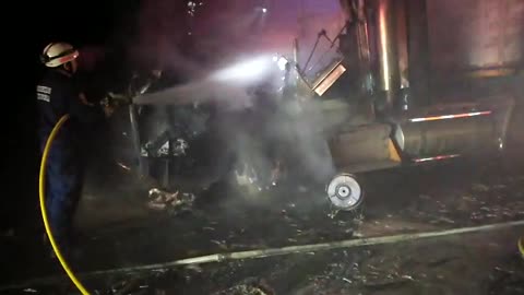 Video: accidente en Santander ocasionó un incendio y dejó sin vida a un motociclista