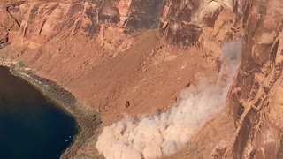 Large Rockslide Cracks off Cliffside at Horseshoe Bend