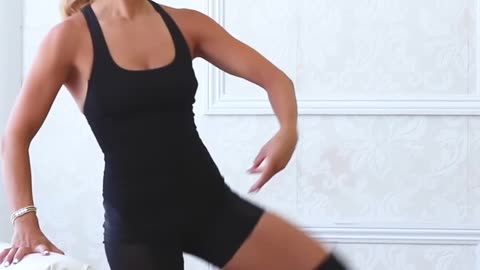 Booty-Blasting Curtsy Lunges